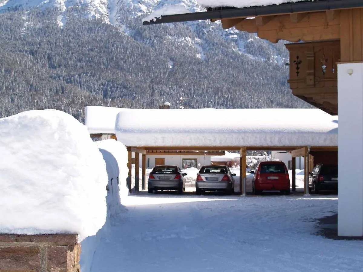 Gaestehaus Alpenparadies Krun Apartment