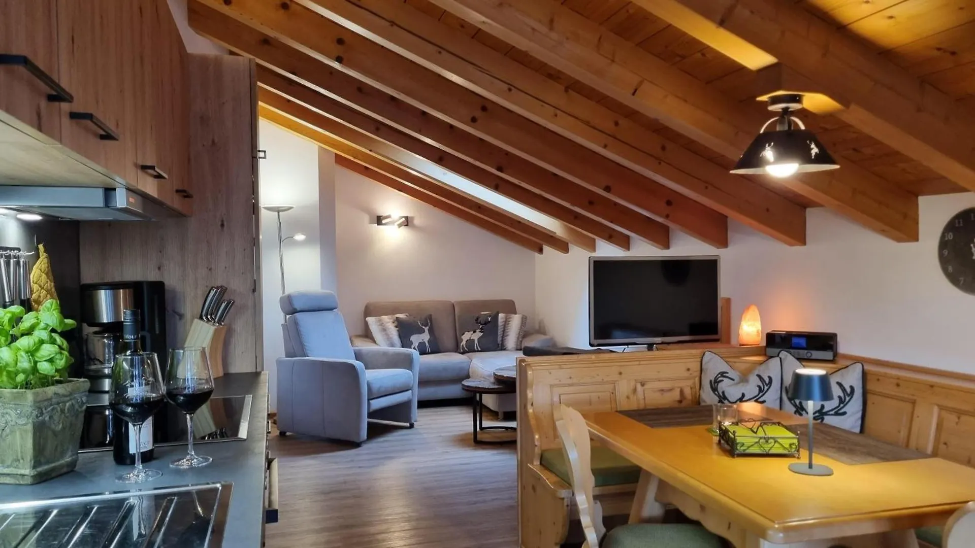 Gaestehaus Alpenparadies Krun Apartment