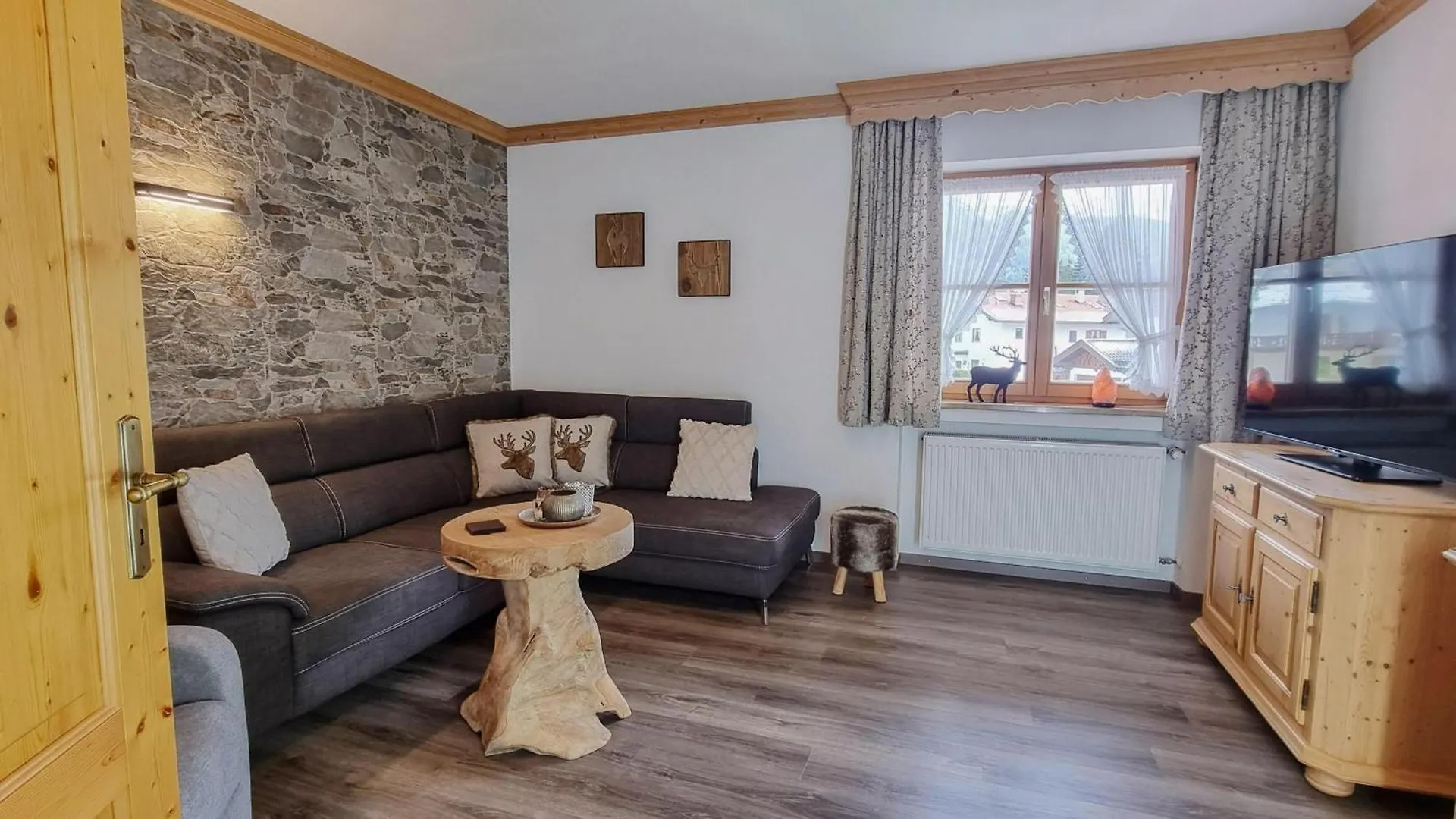 Apartment Gaestehaus Alpenparadies Krun Germany