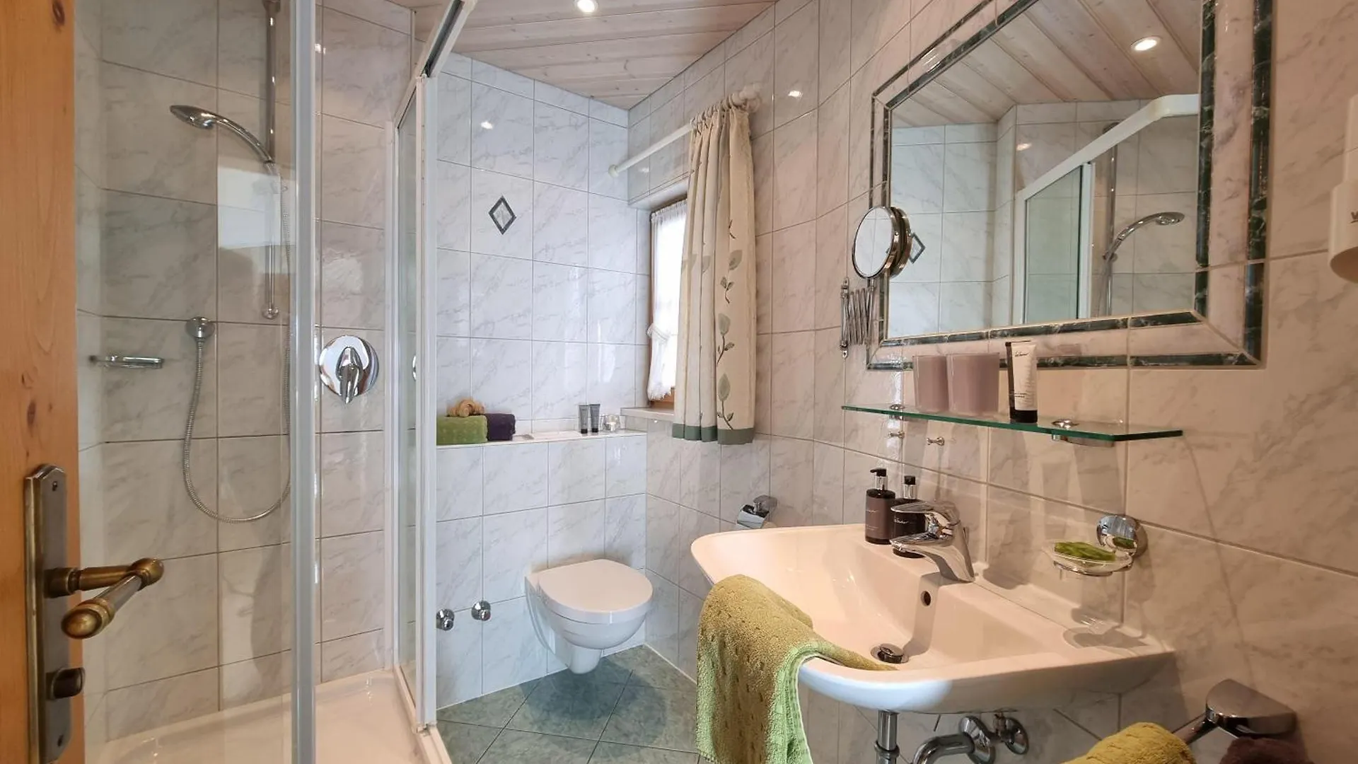 Gaestehaus Alpenparadies Krun Apartment